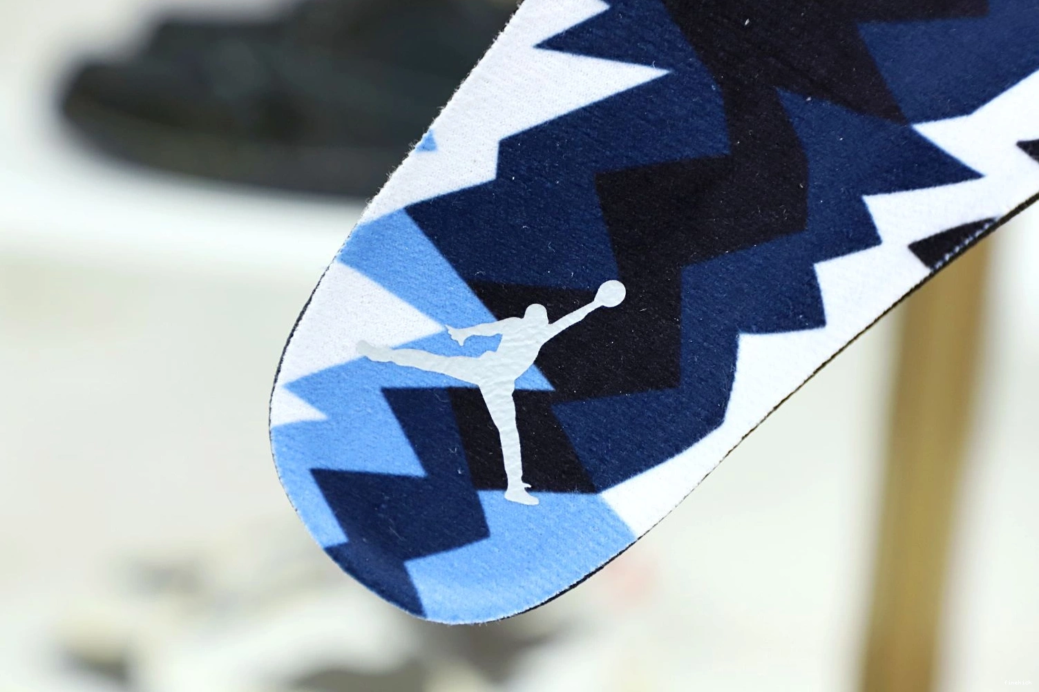 6 AIR 'UNC RETRO JORDAN HOME' 1103